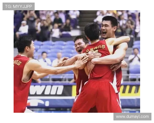 姚明传递米兰冬奥火炬荣耀时刻